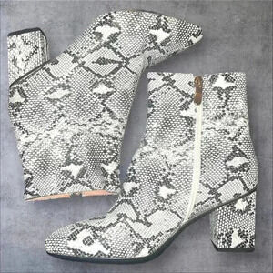 Wet kiss faux snake skin booties size 8.5